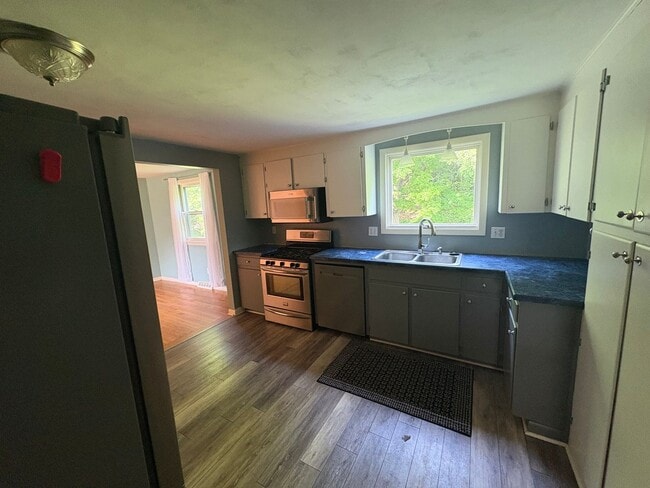 Photo - 5250 Longridge Rd