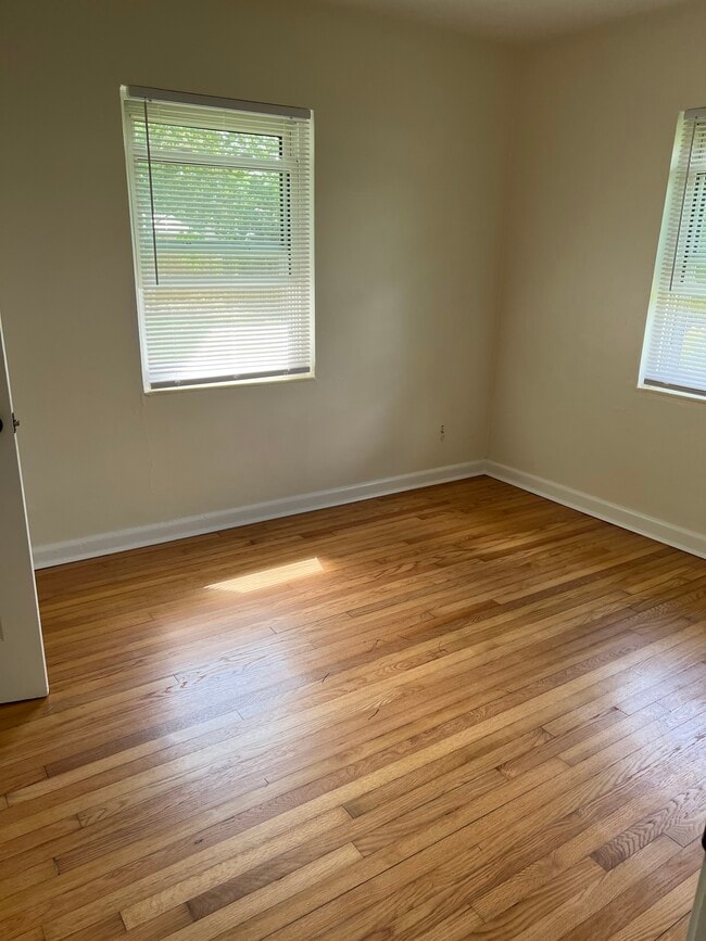 Photo - 121 Leon Ave