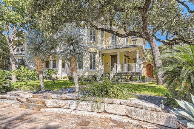 Photo - 2390 W 8th St