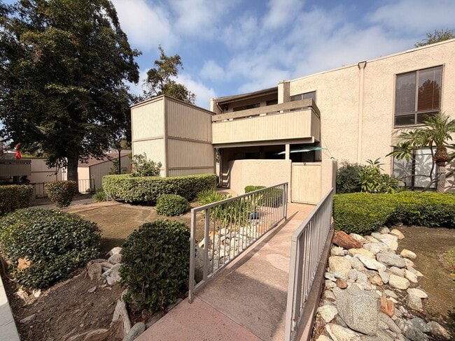 Building Photo - 2 Bed, 2 Bath Fullerton Condo For Rent w/ ... Unit 102