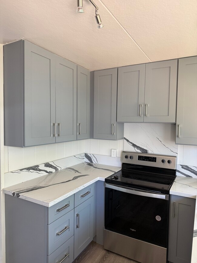 Building Photo - 3420 Salt Lake Blvd Unit 3422A