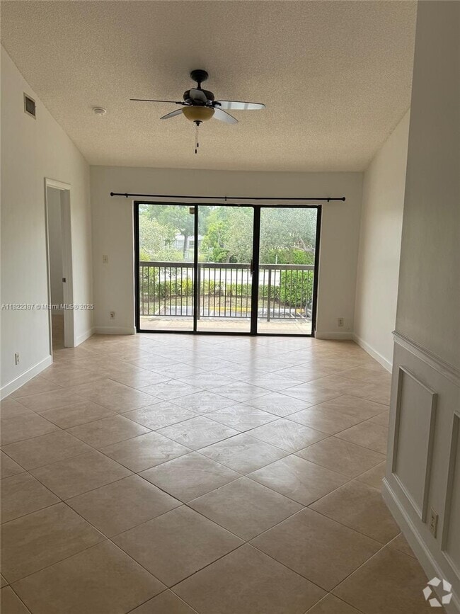 Building Photo - 5861 Riverside Dr Rental