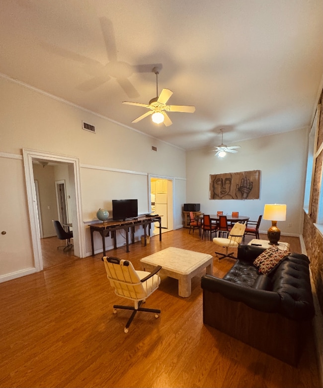 Photo - 2737 W Cleveland St Unidad 112