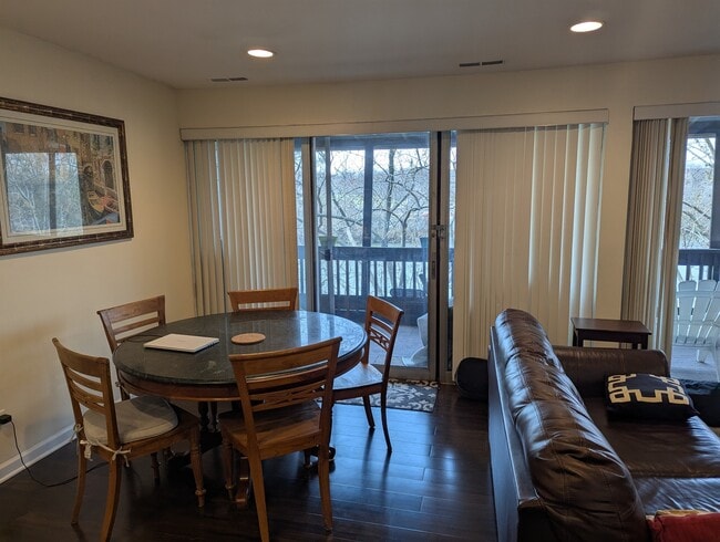 Photo - 5529 E Lake Dr Unidad F