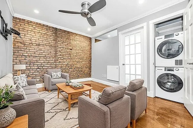 Building Photo - 219 E 23rd St Rental