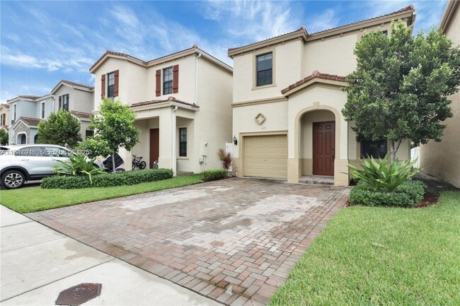 Photo - 673 NE 191st St