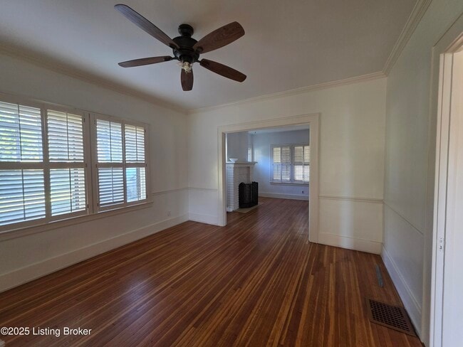 Photo - 1402 Main St