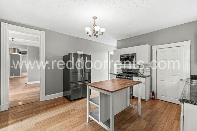 Photo - 2037 Bellefontaine St