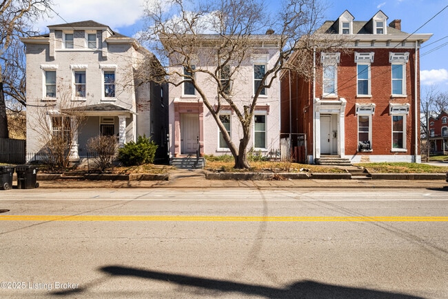 Building Photo - 1033 S Brook St Unit 2 Rental