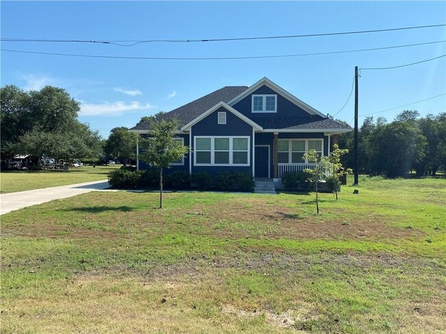 Building Photo - 606 W 1st St