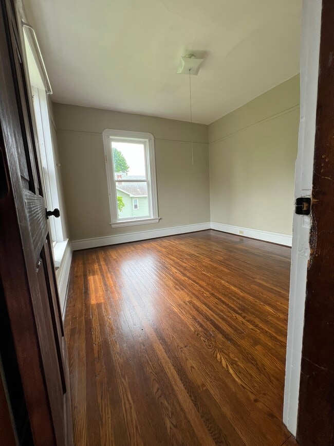 118 E Chemung Pl Unit B