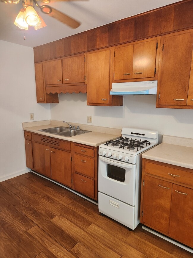 Photo - Swords & Rohmann Unit 3021