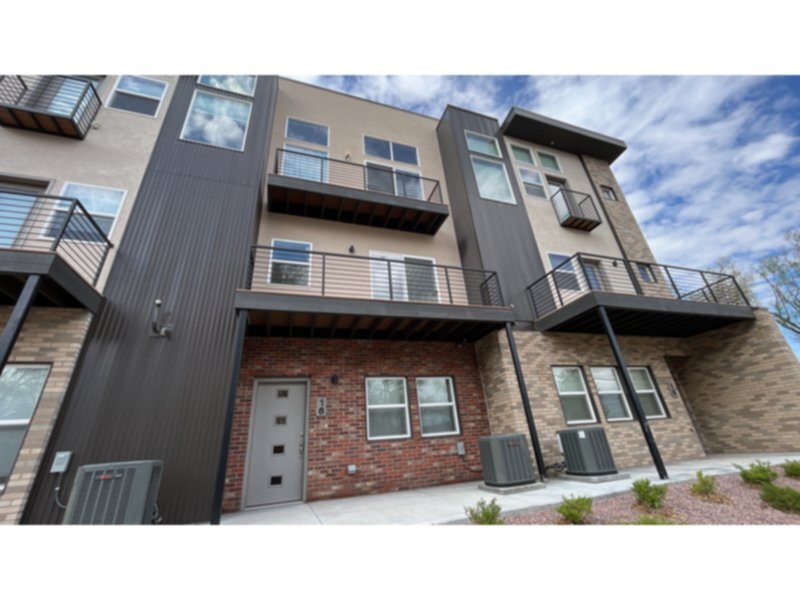 New three-story town home in revitalized I... - New three-story town home in revitalized I...
