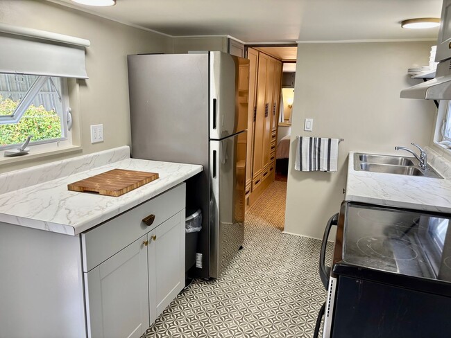 Photo - Bright & Newly Renovated FURNISHED 1-Bedroom Rental