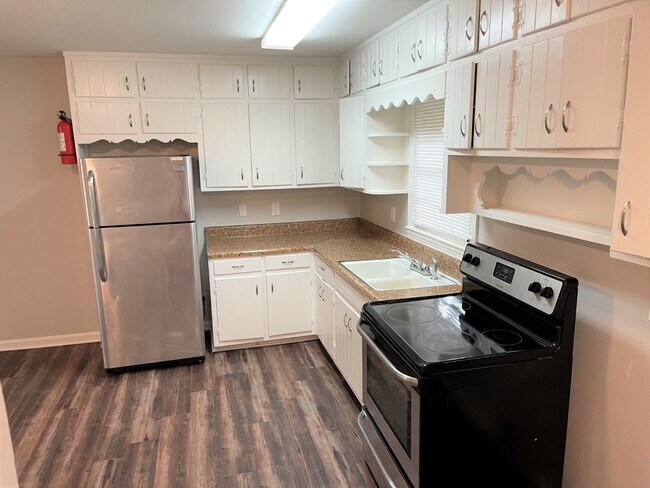 Photo - Newly renovated! Stainless appliances, har...