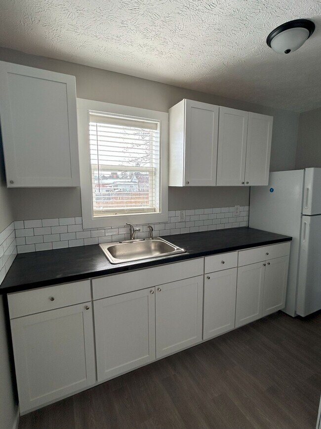 Photo - 17 5th St Apartments Unit 17