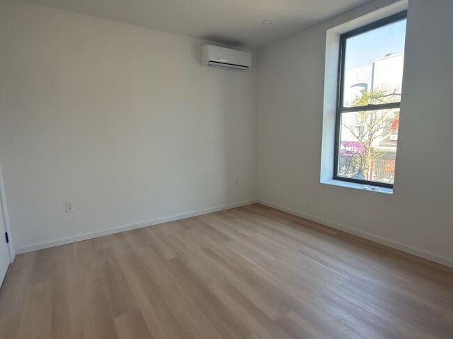 Photo - 5722 Myrtle Ave Unidad 2