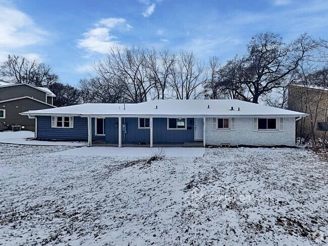 Building Photo - 2920 Cavell Ave S Rental