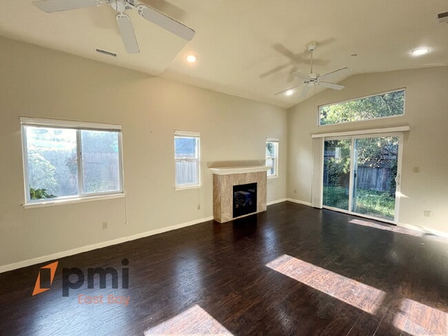 Photo - 4br / 2ba Home with Modern Comforts and Pr...