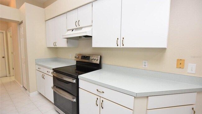 Photo - 7047 Hazeltine Cir