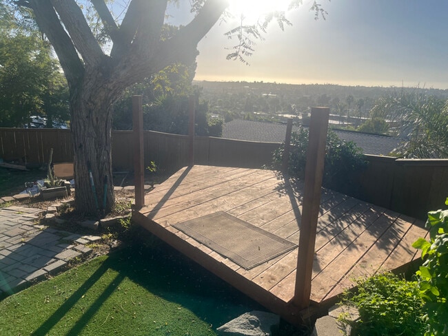 Photo - 730 Lonsdale Ln