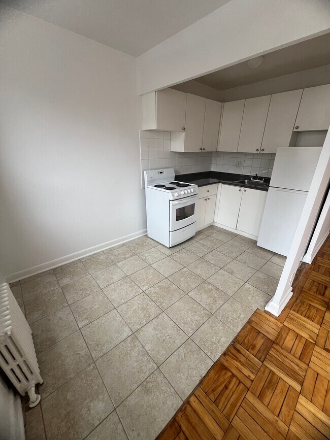 Photo - The Continental