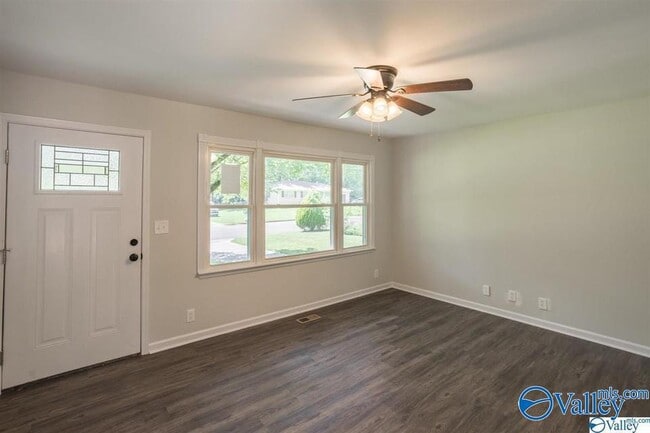 Photo - 3508 Lois Ln NW