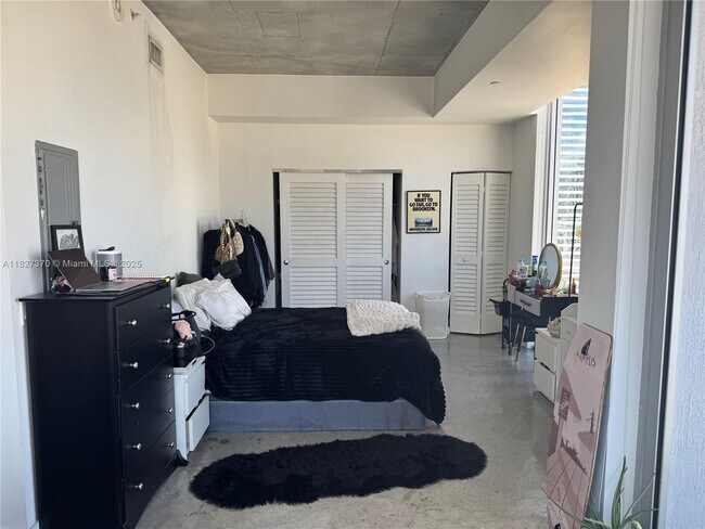 Photo - 151 SE 1st St Unidad 1210