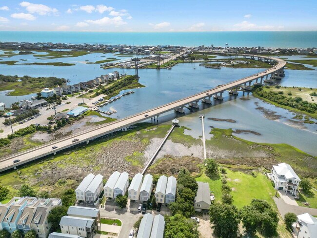 Photo - Coastal Comfort Awaits: Spacious 3-Bed, 3-Bath Townhouse in Surf City!