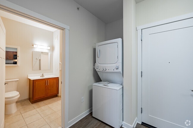 2BR, 2BA - 1,250SF - Laundry