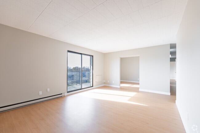 2BR, 2BA - 898SF - Living Room - Spanish Trio