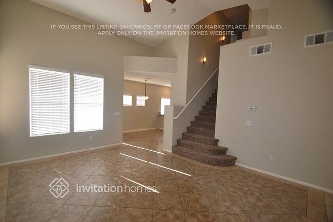 Photo - 625 Blue Yucca St