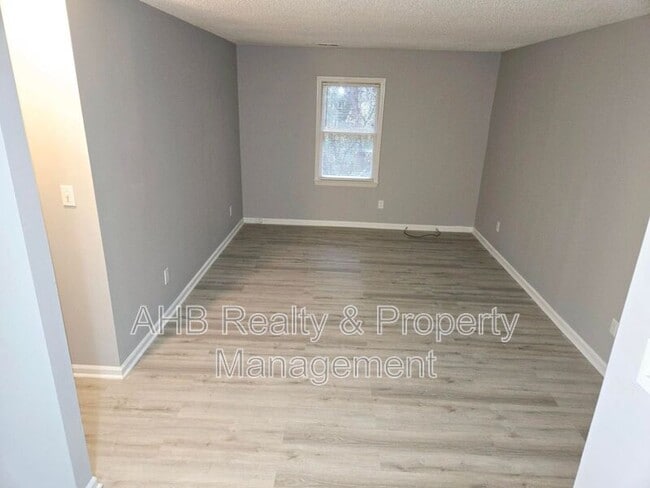 Photo - 2485 Michelle Dr