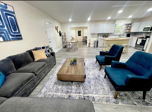 Photo - 2153 Longview Dr