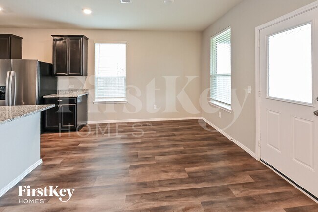 Photo - 5835 Big Bluestem Ln