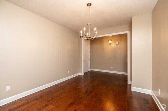 3BR, 2.5BA - Kite/2,456 SF