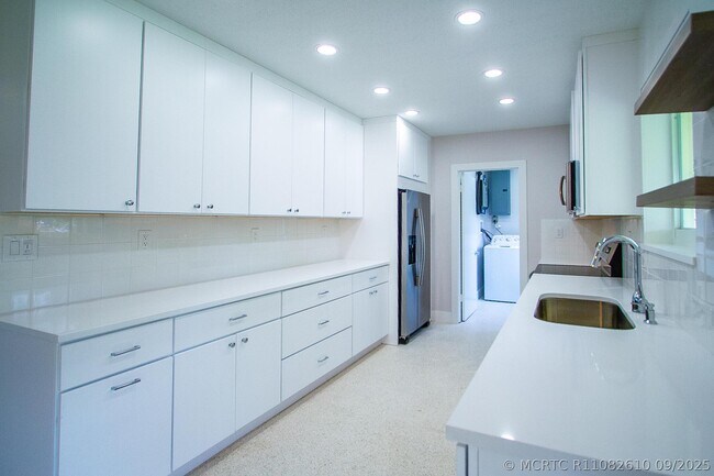 Photo - 214 SW 3rd St