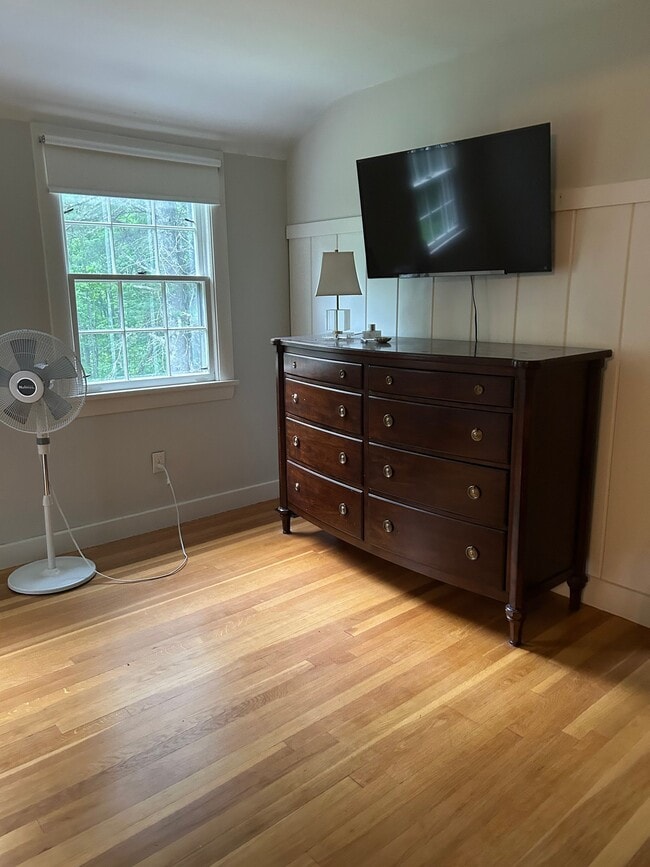 Photo - 172 Readfield Rd