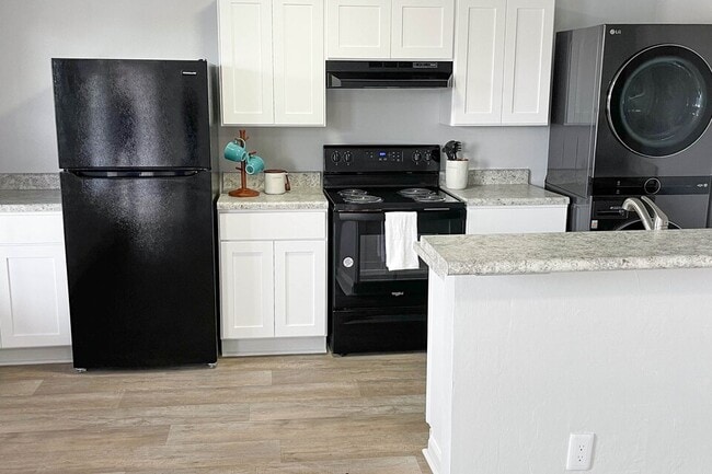 Fully Renovated Kitchen- 2 Bedroom