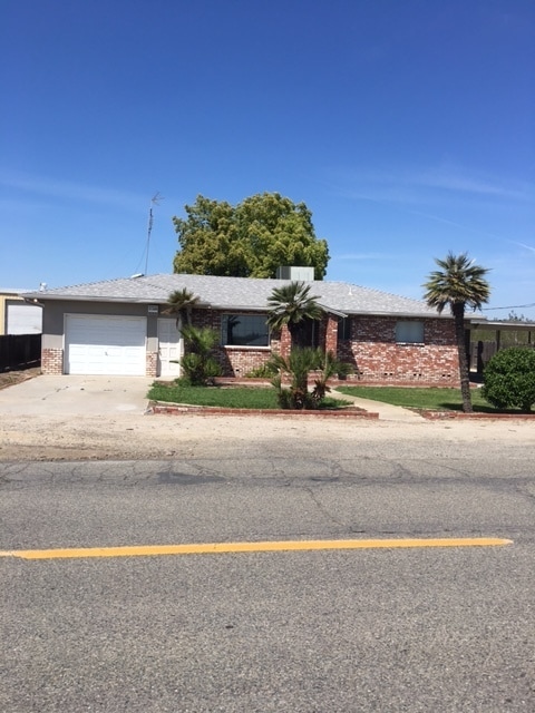 Building Photo - 3 BR 2 Bath Rental