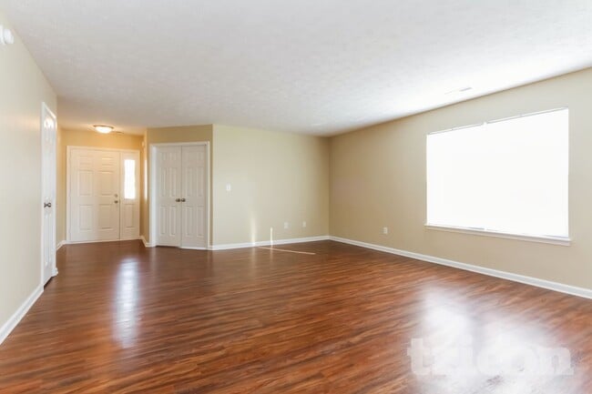 Photo - 2940 Armaugh Dr