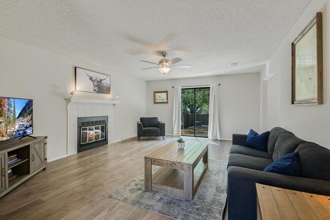 1009 Peggotty Pl