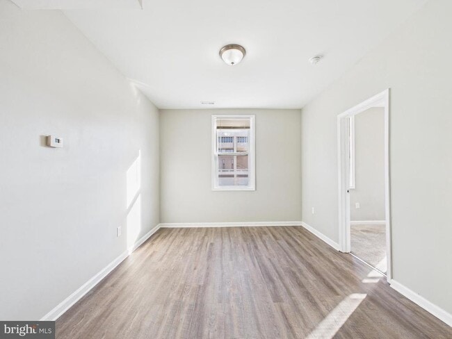 Photo - 300 W Chesapeake Ave