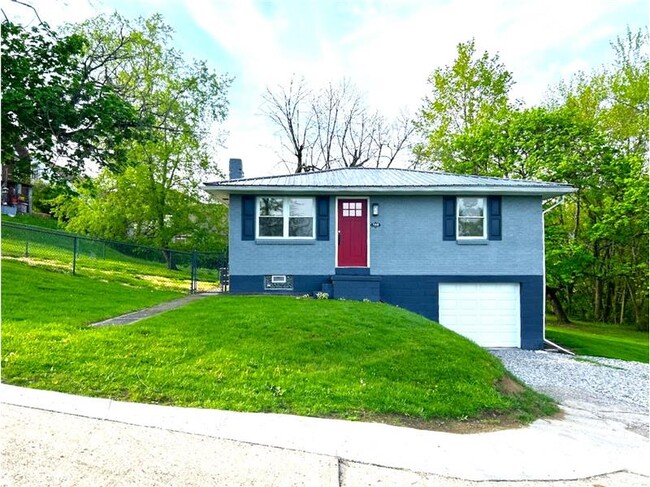Photo - 155 Canton Rd House