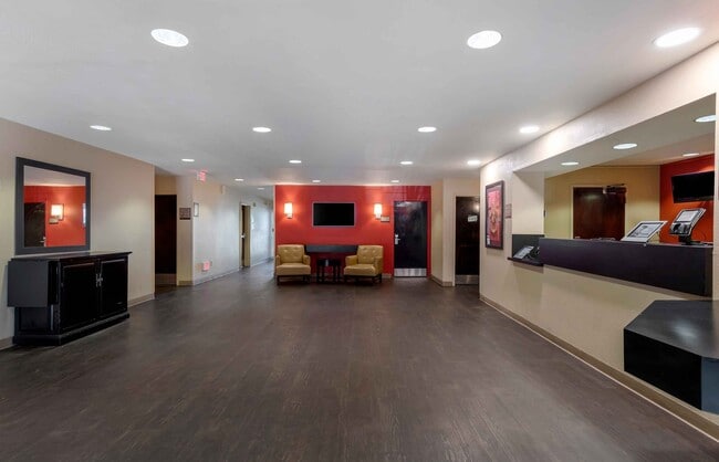 Furnished Studio-Orange County - Katella Ave.