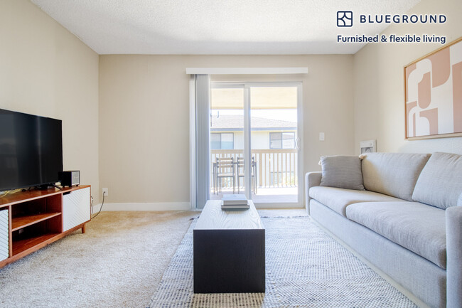 Building Photo - 722 Edgewater Blvd Rental