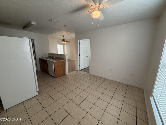 Photo - 9117 Laird St