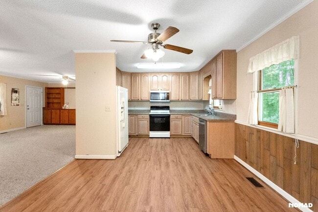 Photo - 527 Mountainside Dr