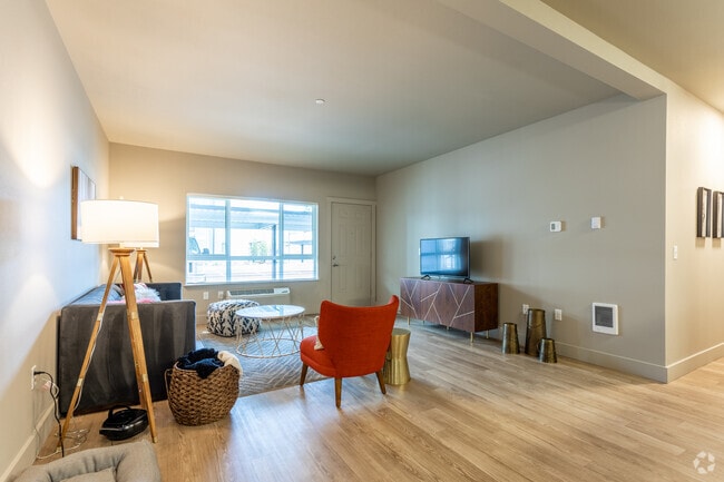 2BR, 2BA - 1,154 SF