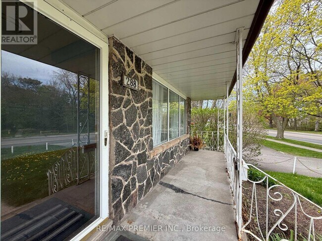 Photo - 288 Scott St